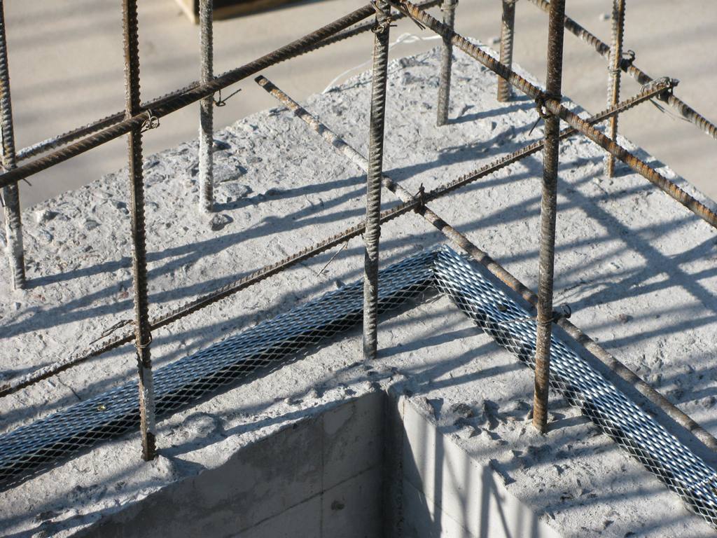 Шнур Пенебар на етапі бетонних робіт