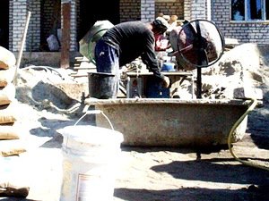 Приготовление бетона с Пенетрон Адмиксом в бетономешалке