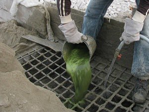 Добавление раствора Пенетрон Адмикса в бетонную смесь