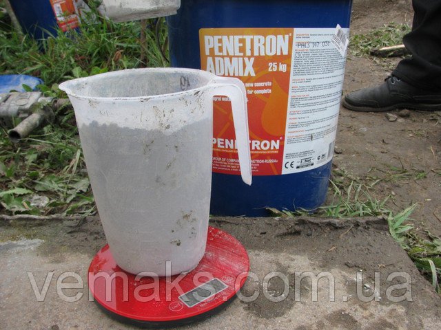 Гидроизоляционная добавка в бетон Пенетрон Адмикс в сухом виде